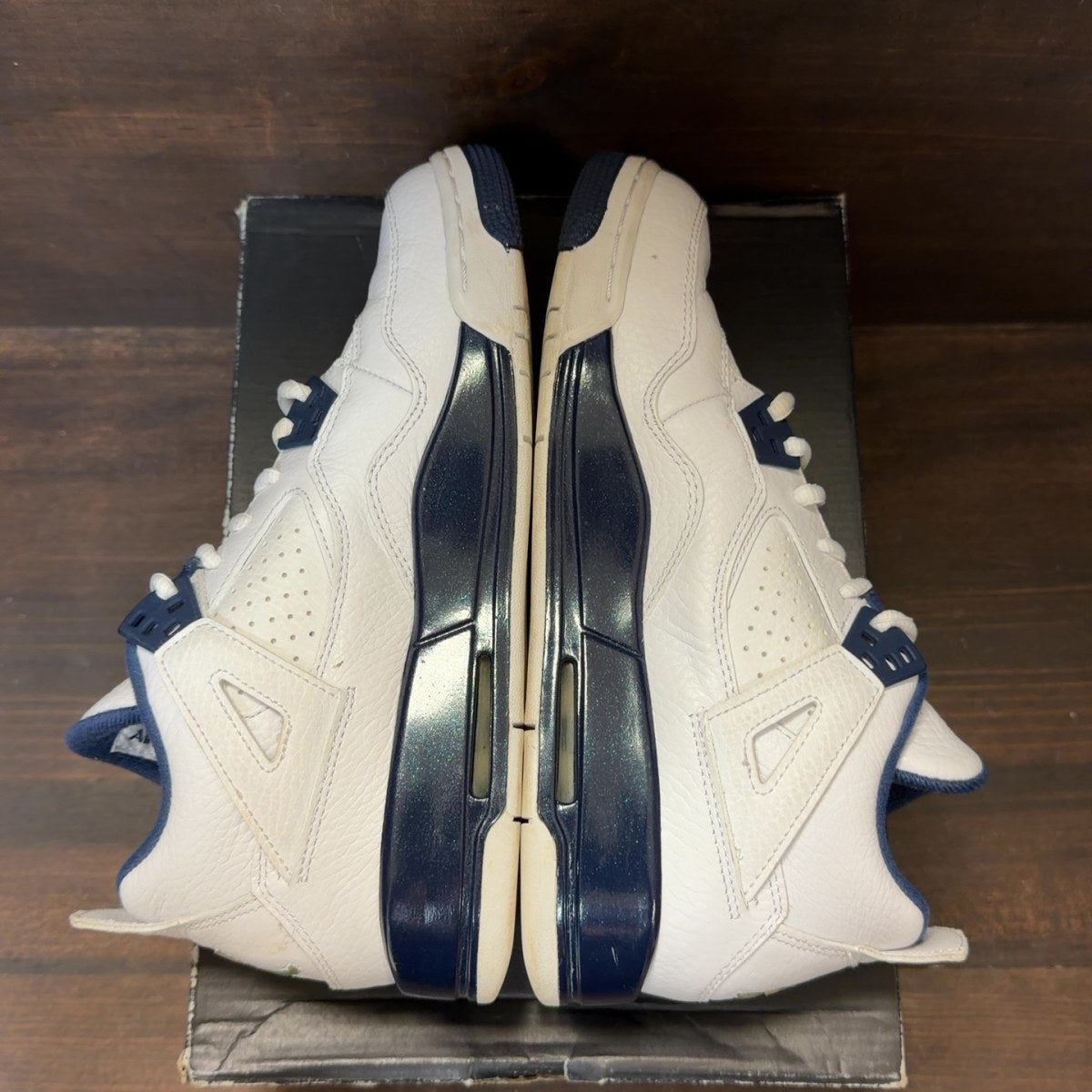 Jordan 4 Retro Columbia (2015) (GS) - Image 5