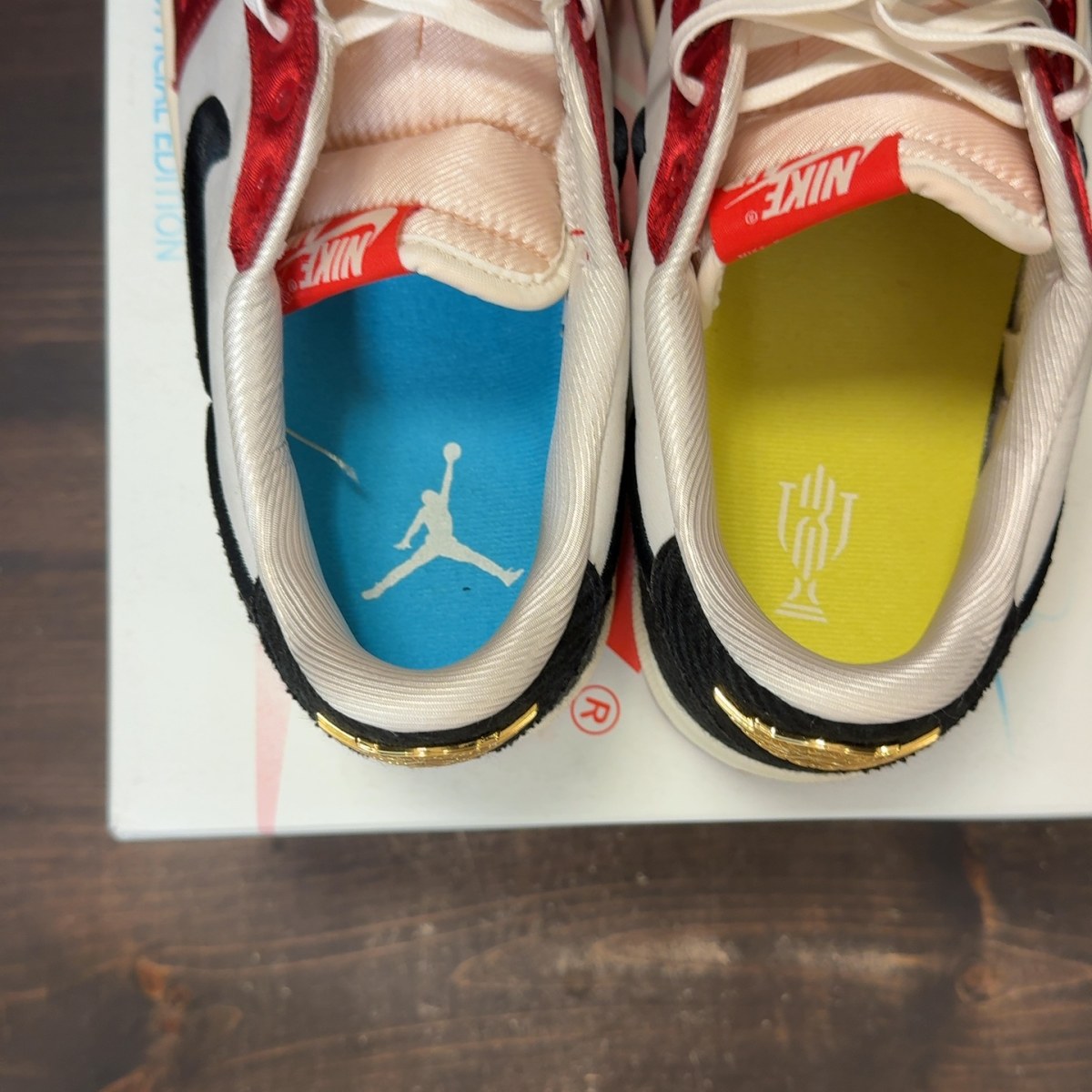 Jordan 1 Retro Low OG Trophy Room Rookie Card Away - Image 6
