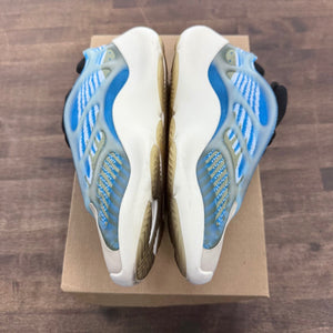 adidas Yeezy 700 V3 Arzareth Size 9.5 (Pre-Owned) - Image 2
