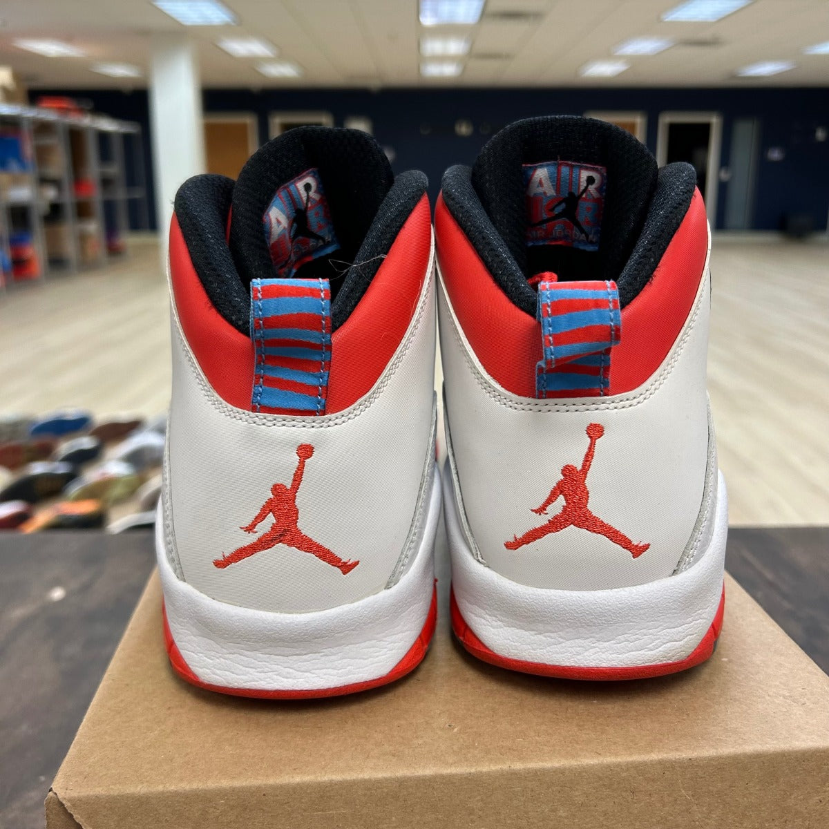 Jordan 10 Retro Chicago Flag Size 12 (Pre-Owned) - Image 4