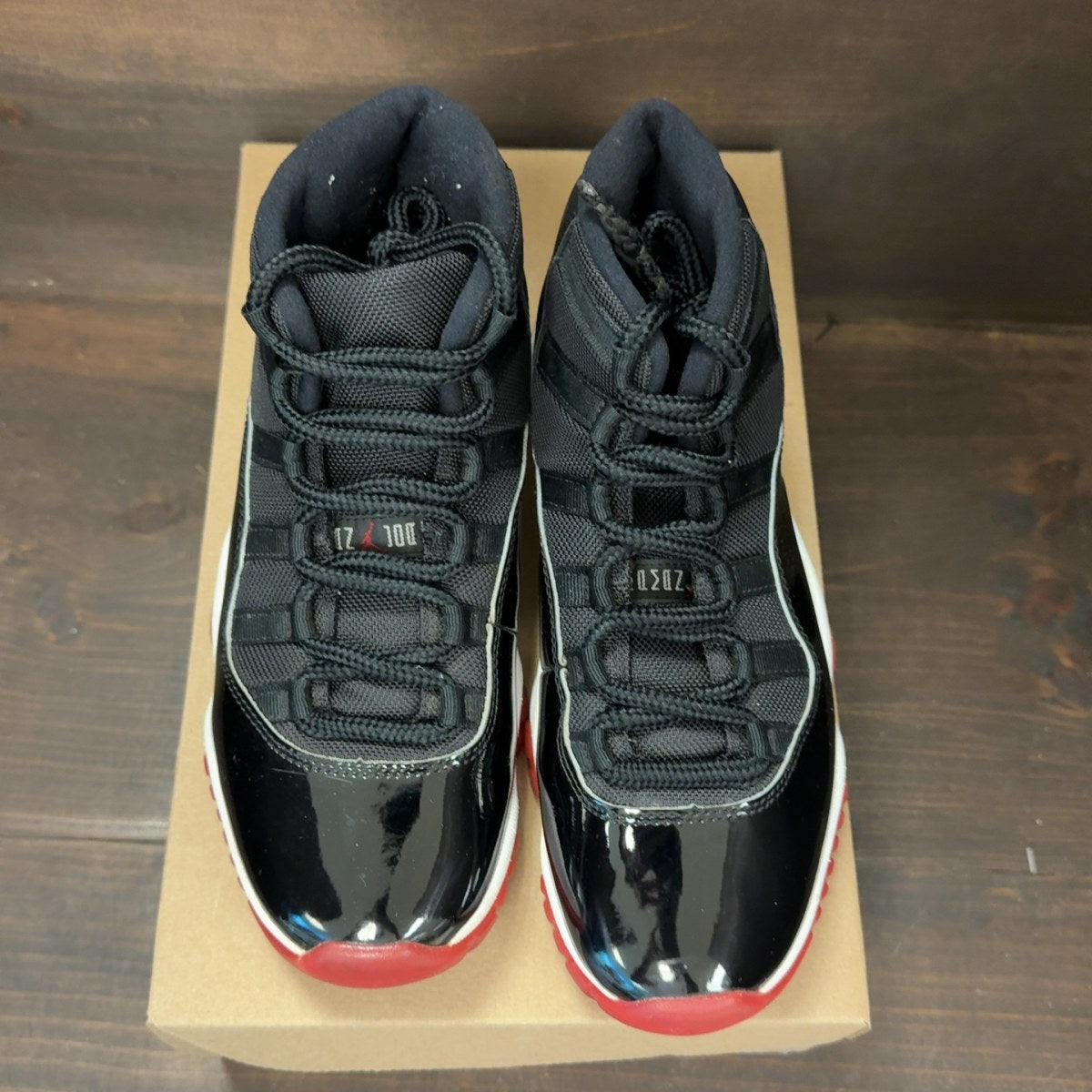 Jordan 11 Retro Playoffs Bred (2019) Size 7.5 (Pre-Owned) - Image 3
