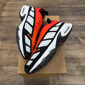 Nike Air Max Sunder Bright Crimson (Women's) (USED, No Box) Size 11.5 (Pre-Owned) - Image 1