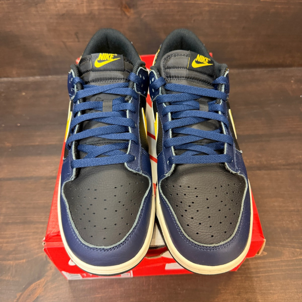 Nike Dunk Low Vintage Michigan - Image 3