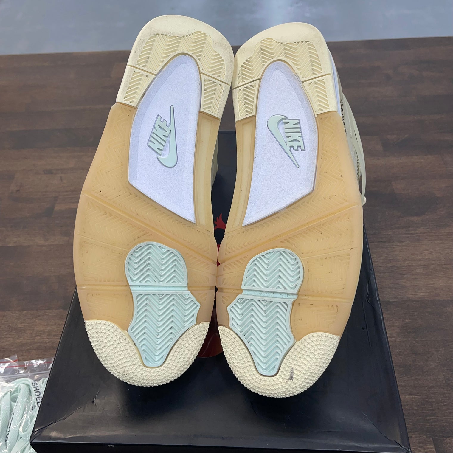 Nike Jordan Women’s 4 Off White Sail (Lightly Worn)