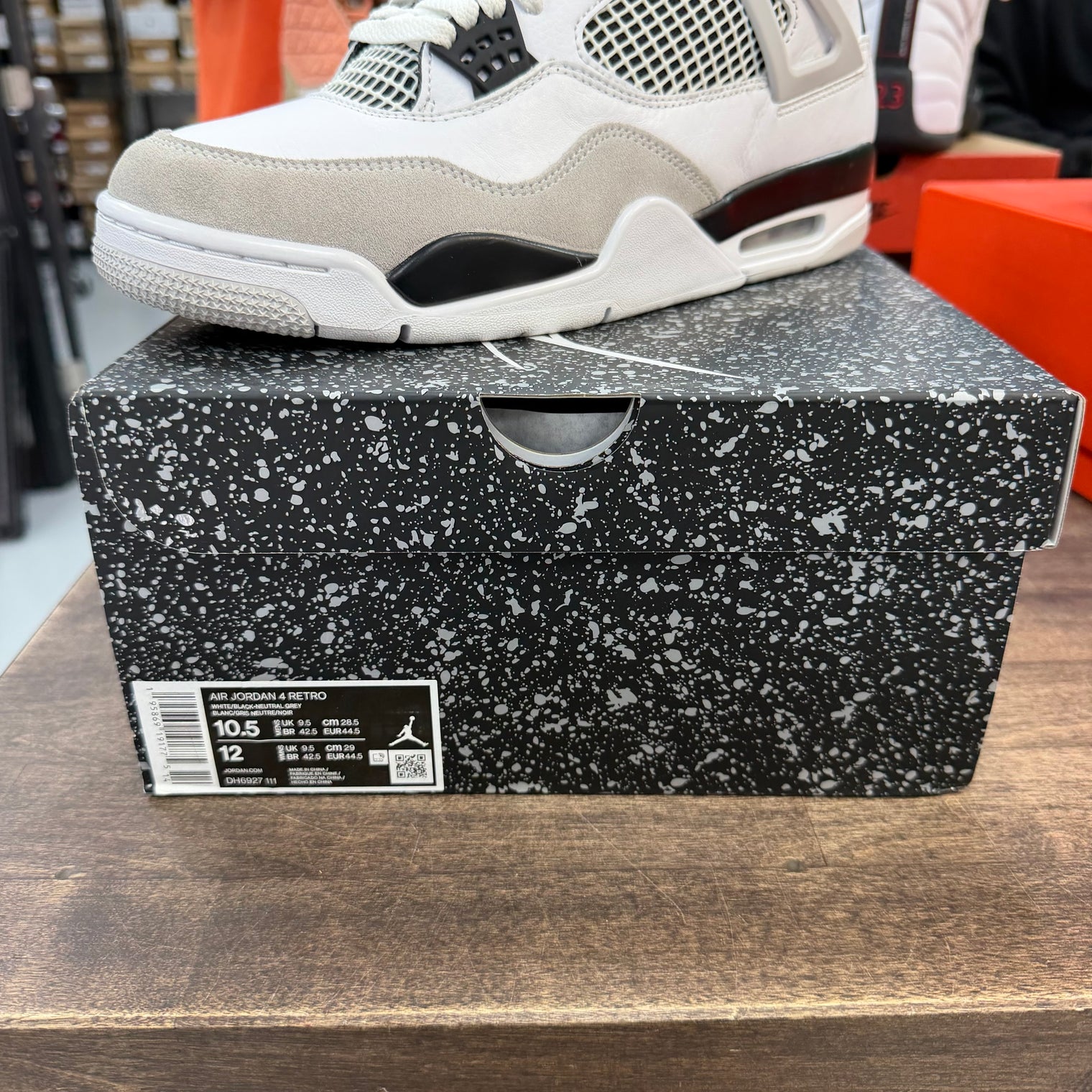 Jordan 4 Retro Military Black (US 10.5) (USED)