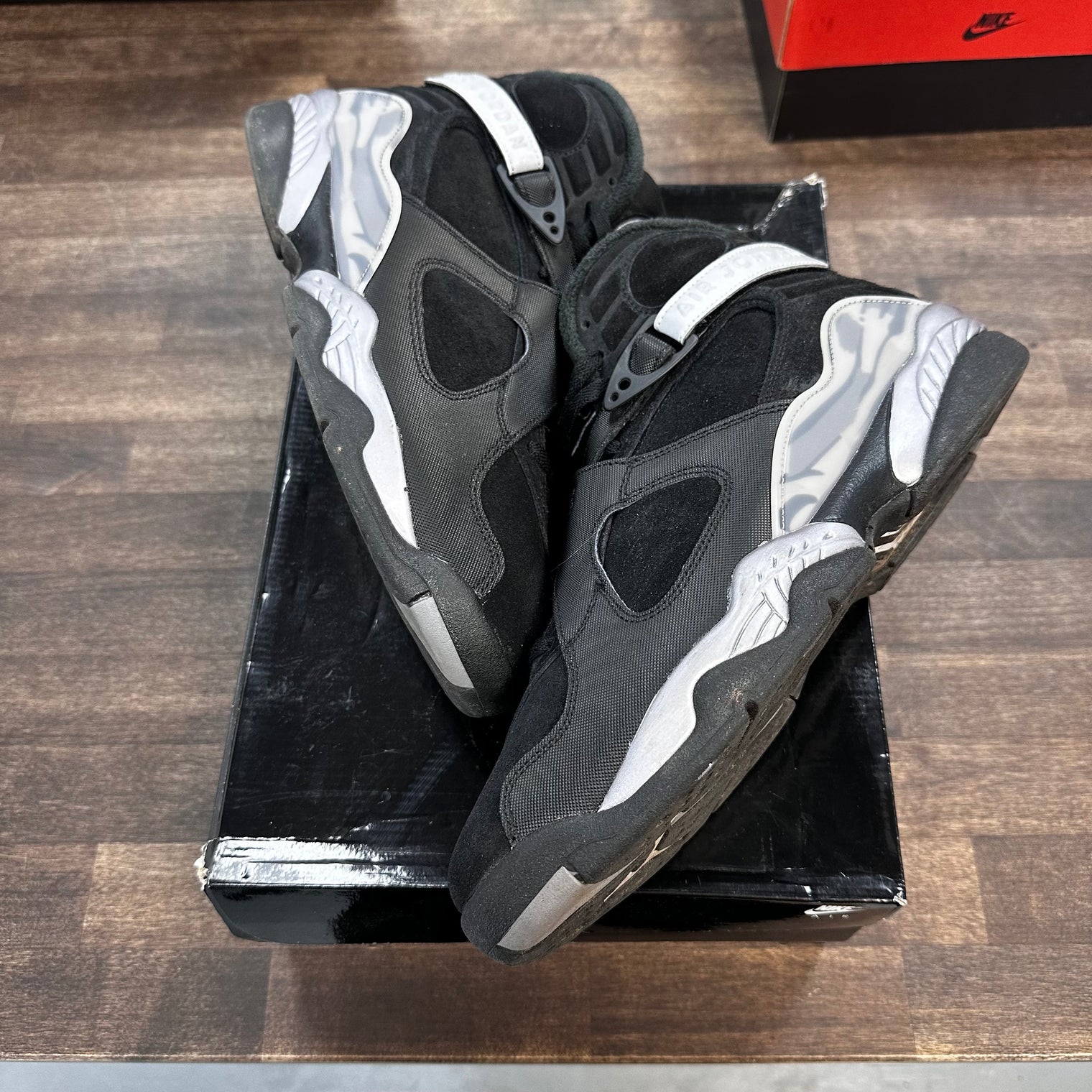 Gunsmoke Jordan 8 (USED)