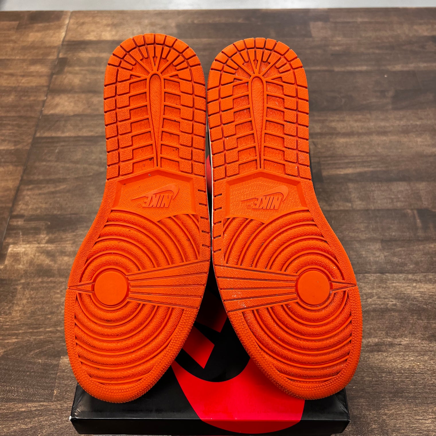 Shattered Backboard Jordan 1 High OG (USED)