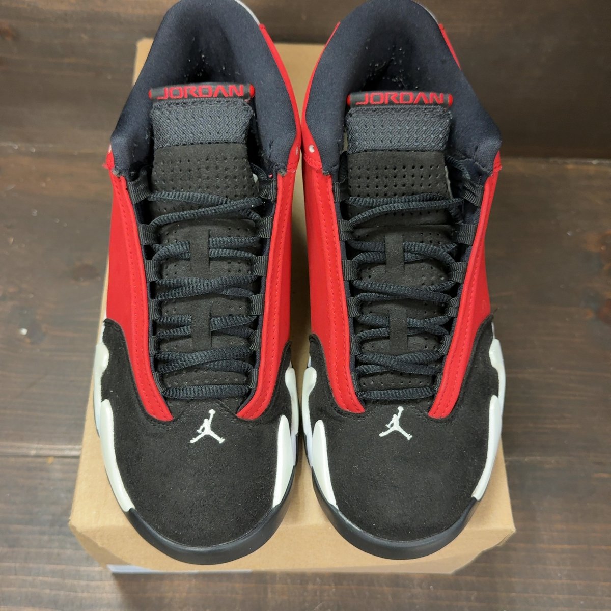 Jordan 14 Retro Gym Red Toro Size 8 (Pre-Owned) - tag