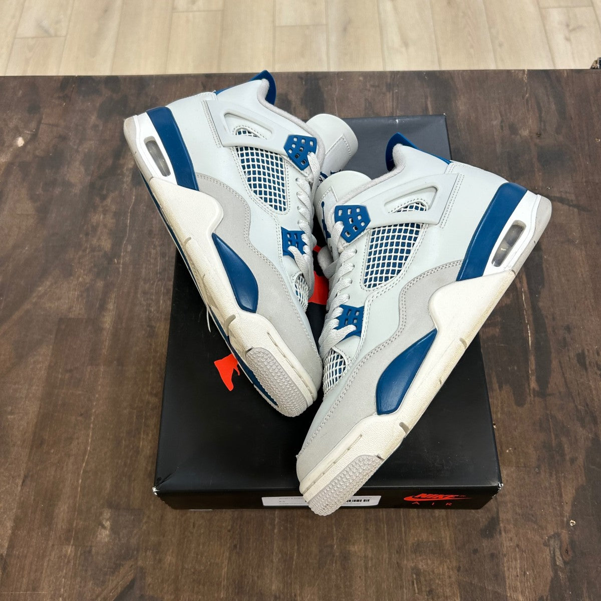 Jordan 4 Retro Military Blue (2024) - Image 1