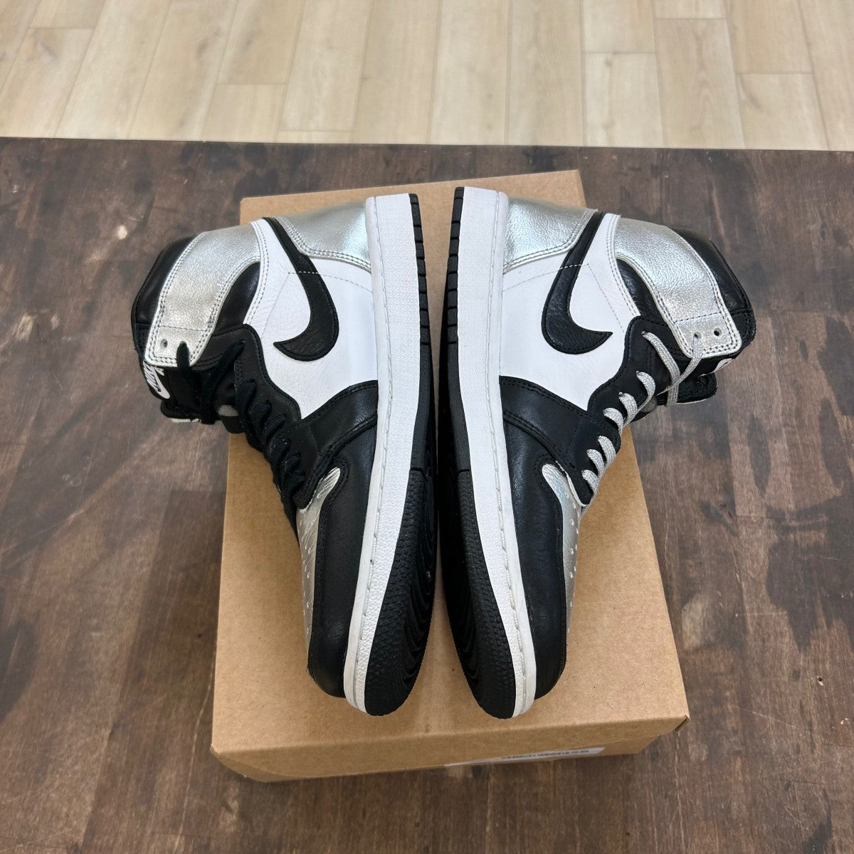 Jordan 1 Retro High Silver Toe (Women's) Size 11.5W (Pre-Owned) - Image 3