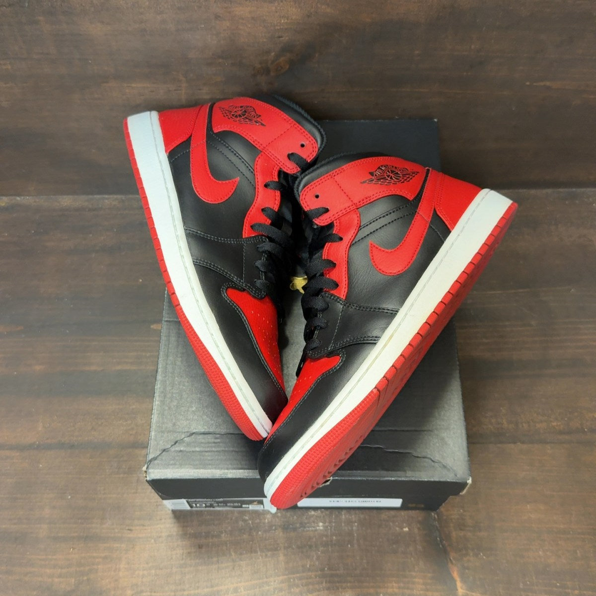 Jordan 1 Mid Banned (2020) - Image 2