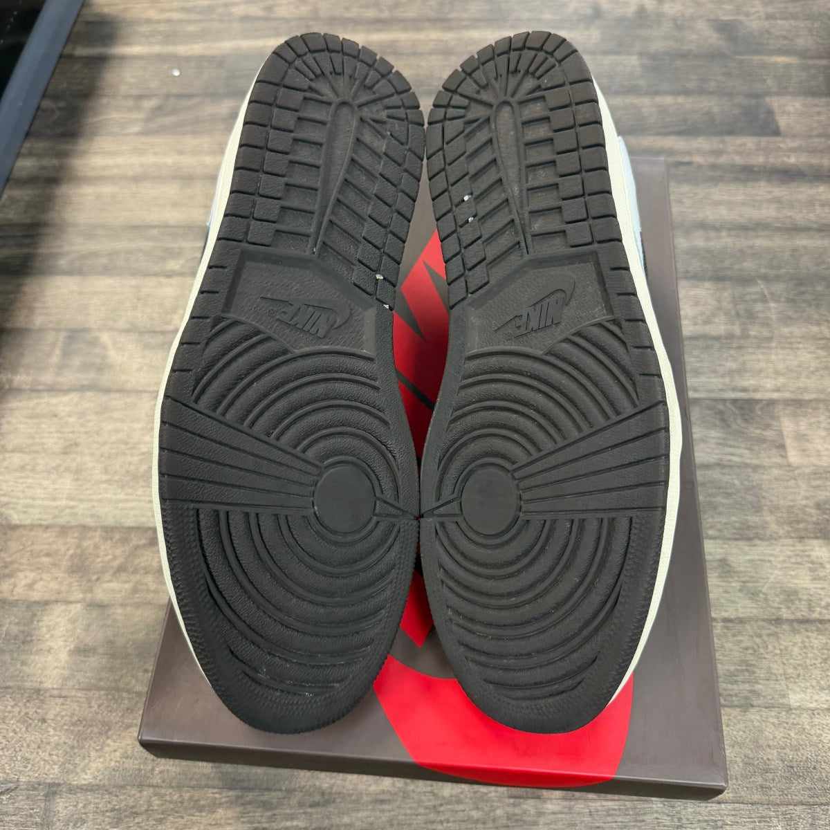 Jordan 1 Retro Low OG SP Travis Scott Mocha - Image 3