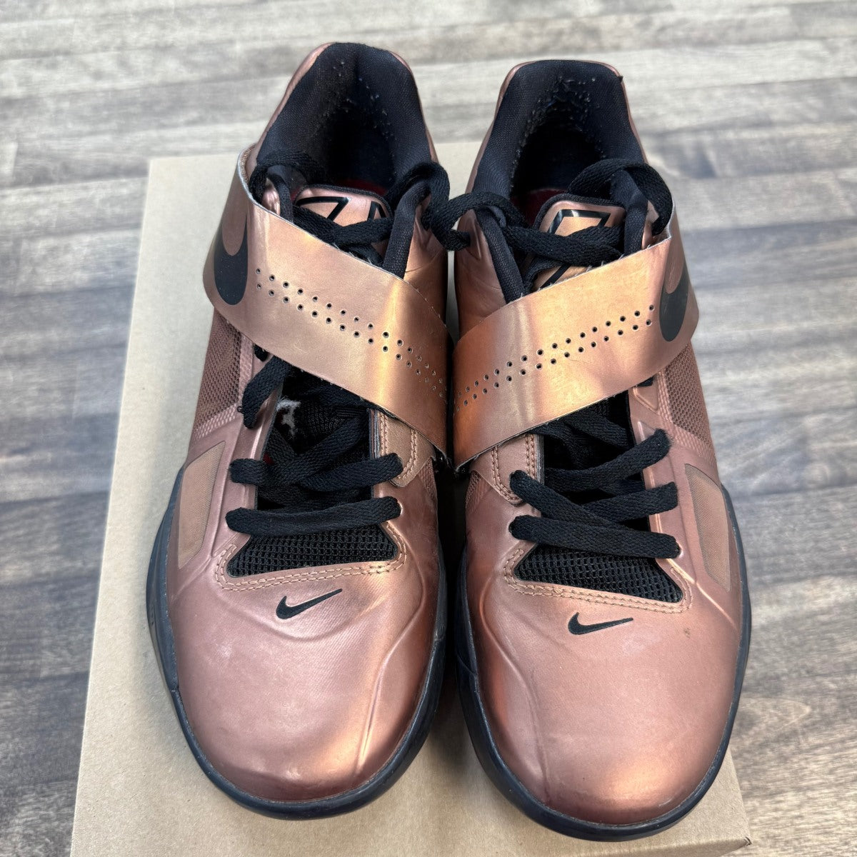 Nike KD 4 Christmas (2011) Size 9 (Pre-Owned) - Image 2
