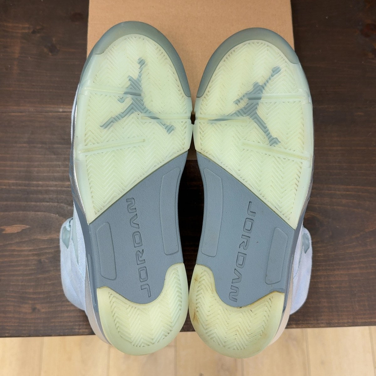 Jordan 5 Retro Bluebird (Women's) Size 12W (Pre-Owned) - Image 8