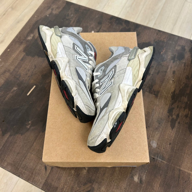 New Balance 9060 Rain Cloud Grey Size 4.5 (Pre-Owned) - Image 1