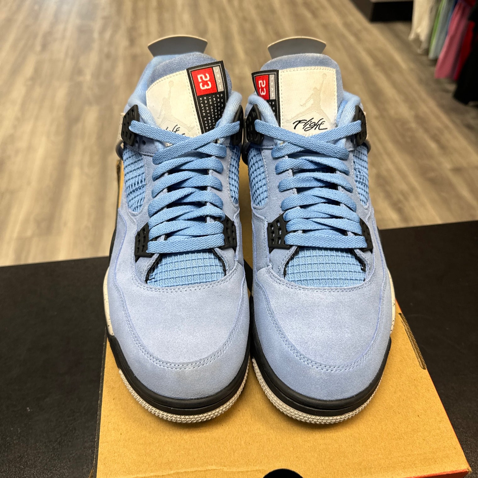 University Blue Jordan 4 Retro (USED, replacement box)