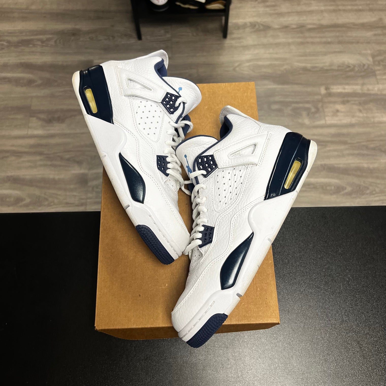 Columbia Jordan 4 (USED, No Box)