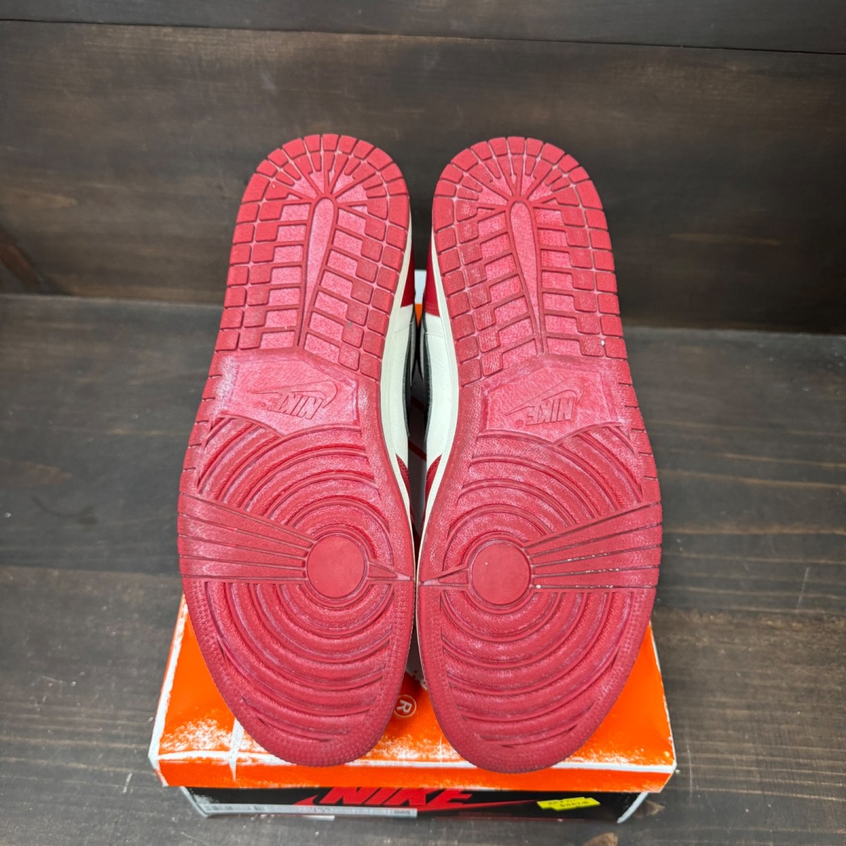 Jordan 1 Retro High OG Chicago Lost and Found - Image 6