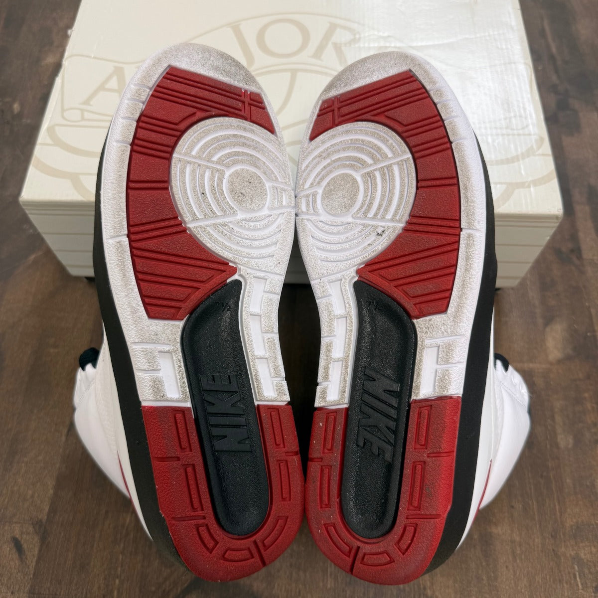 Jordan 2 Retro OG Chicago (2022) (Women's) - Image 3