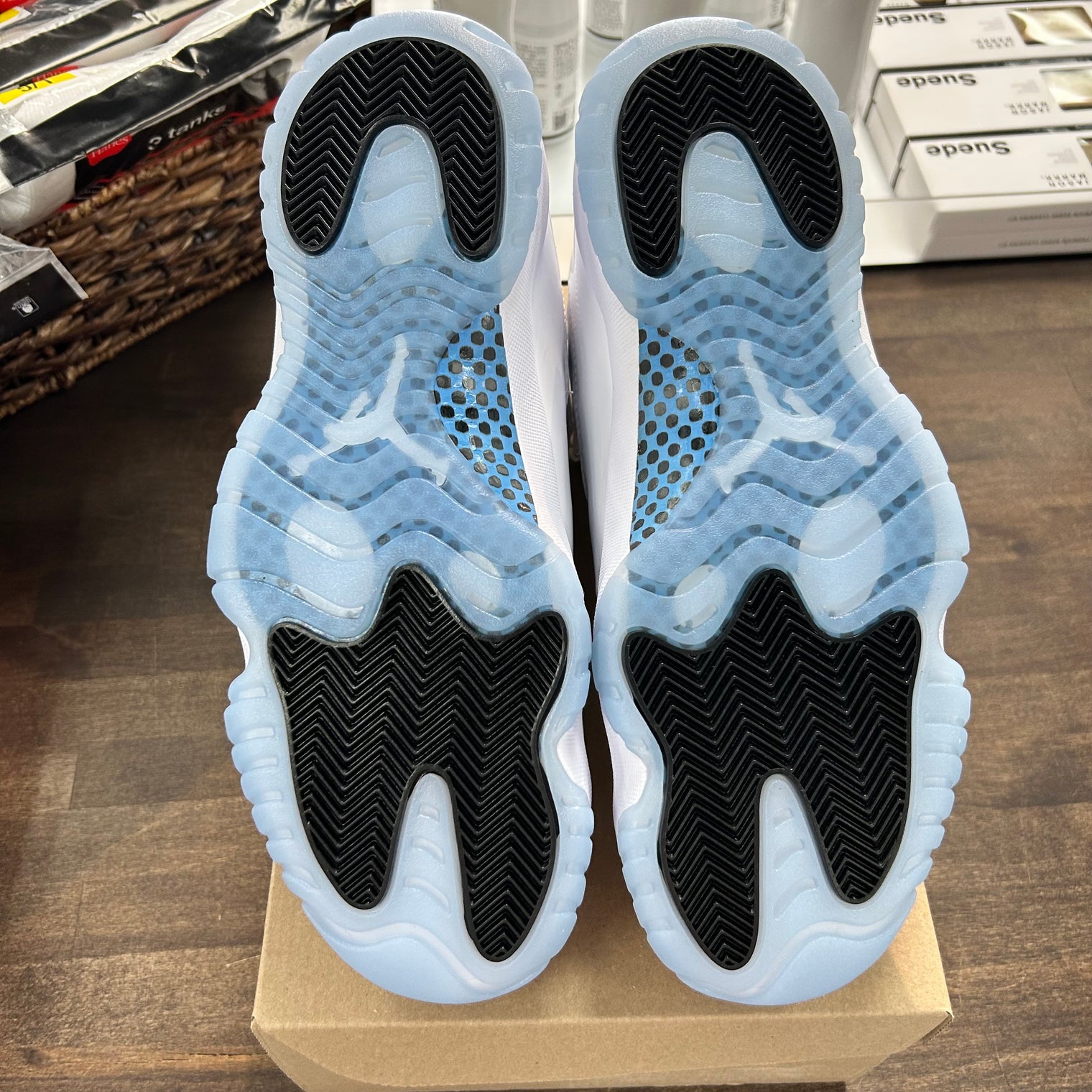 Legend Blue Jordan 11 (2024) (USED, No Box)