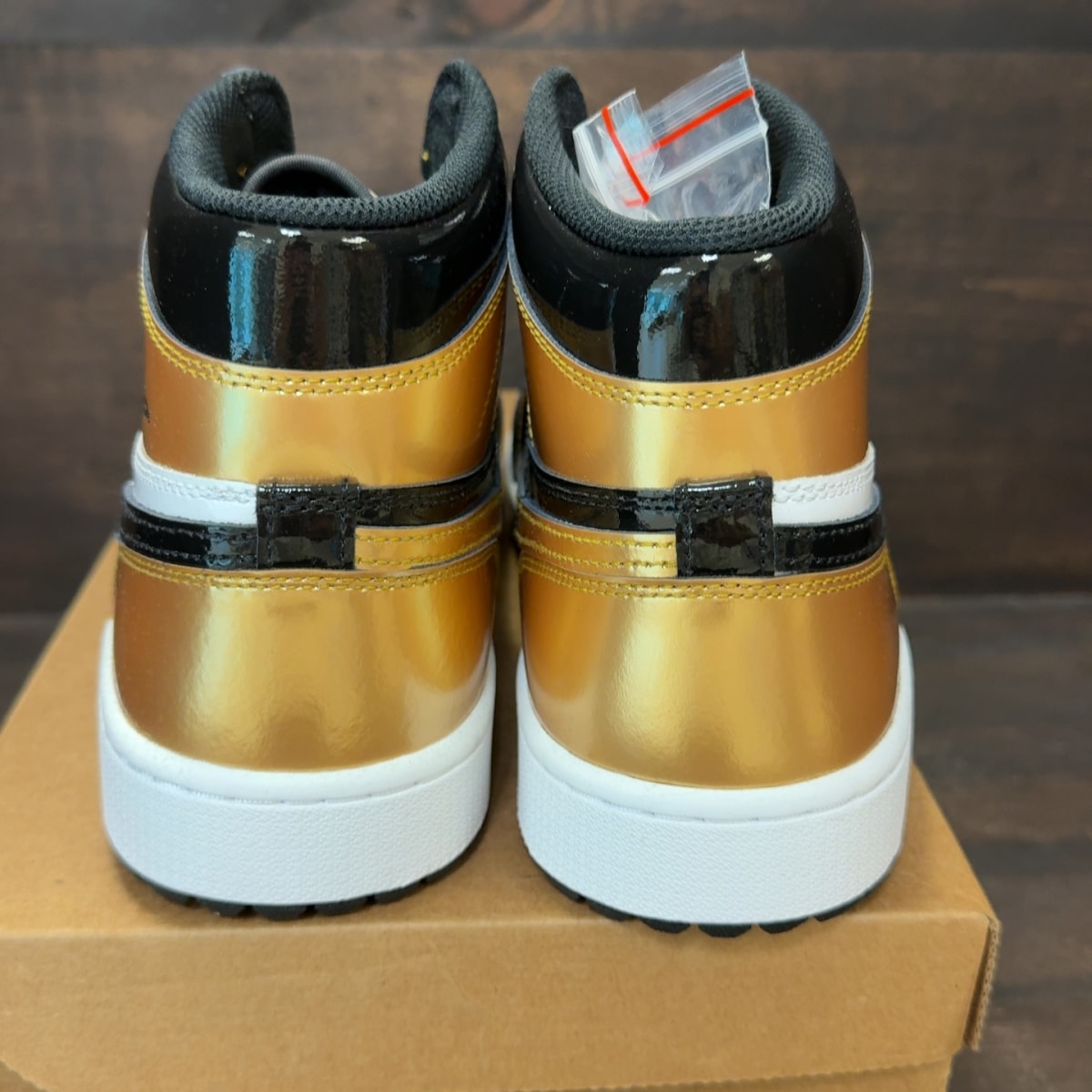 Jordan 1 Retro High Golf Patent Gold Toe Size 12 - Image 5