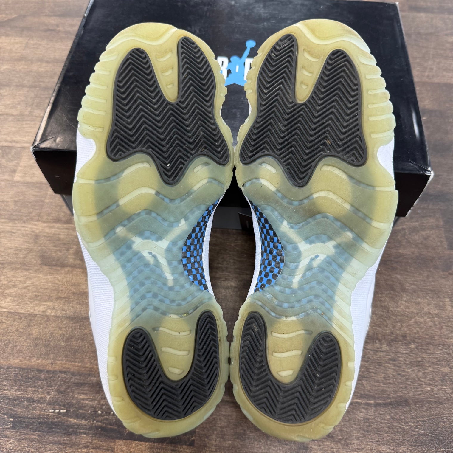 Legend Blue Jordan 11 Low (USED)