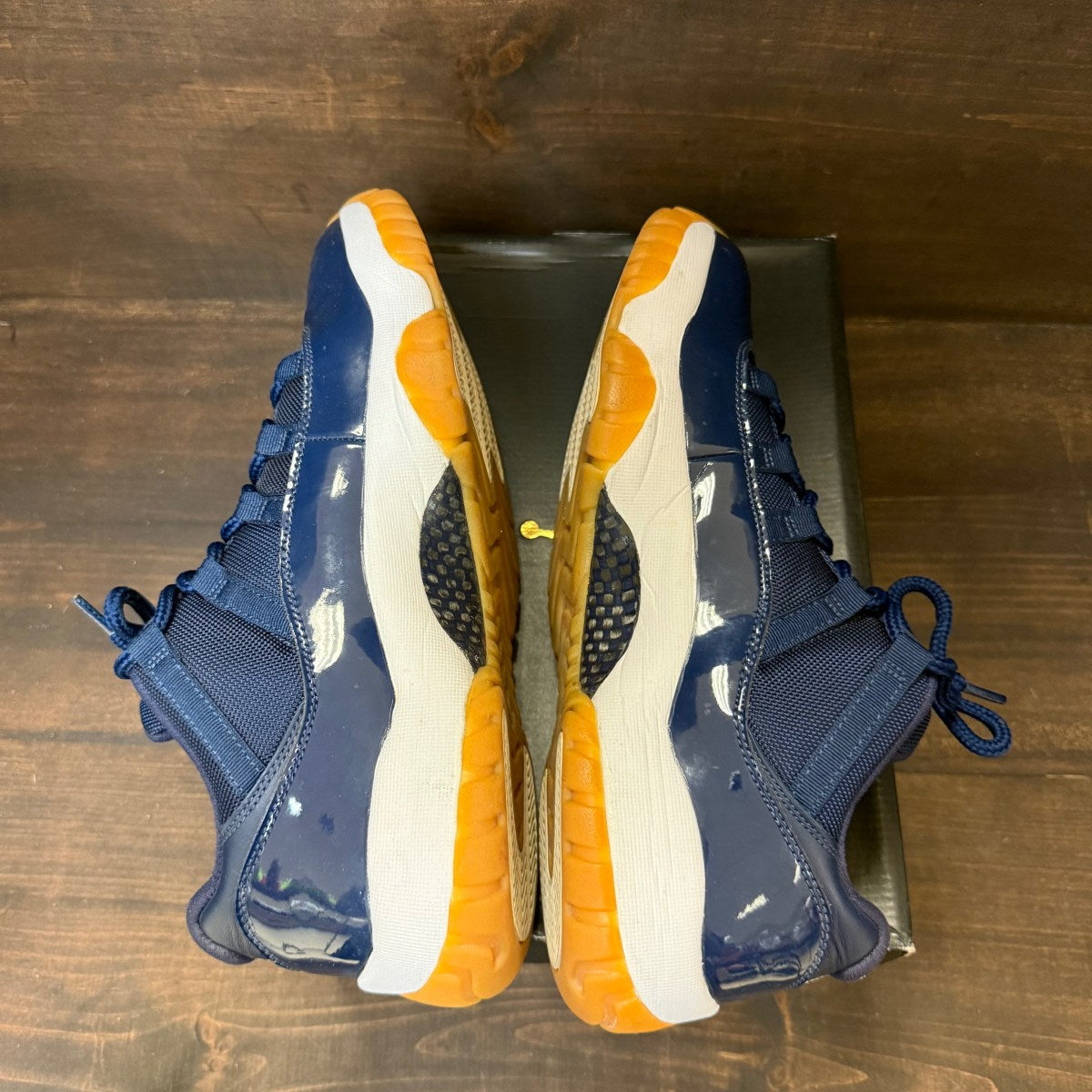Jordan 11 Retro Low Midnight Navy - Image 4