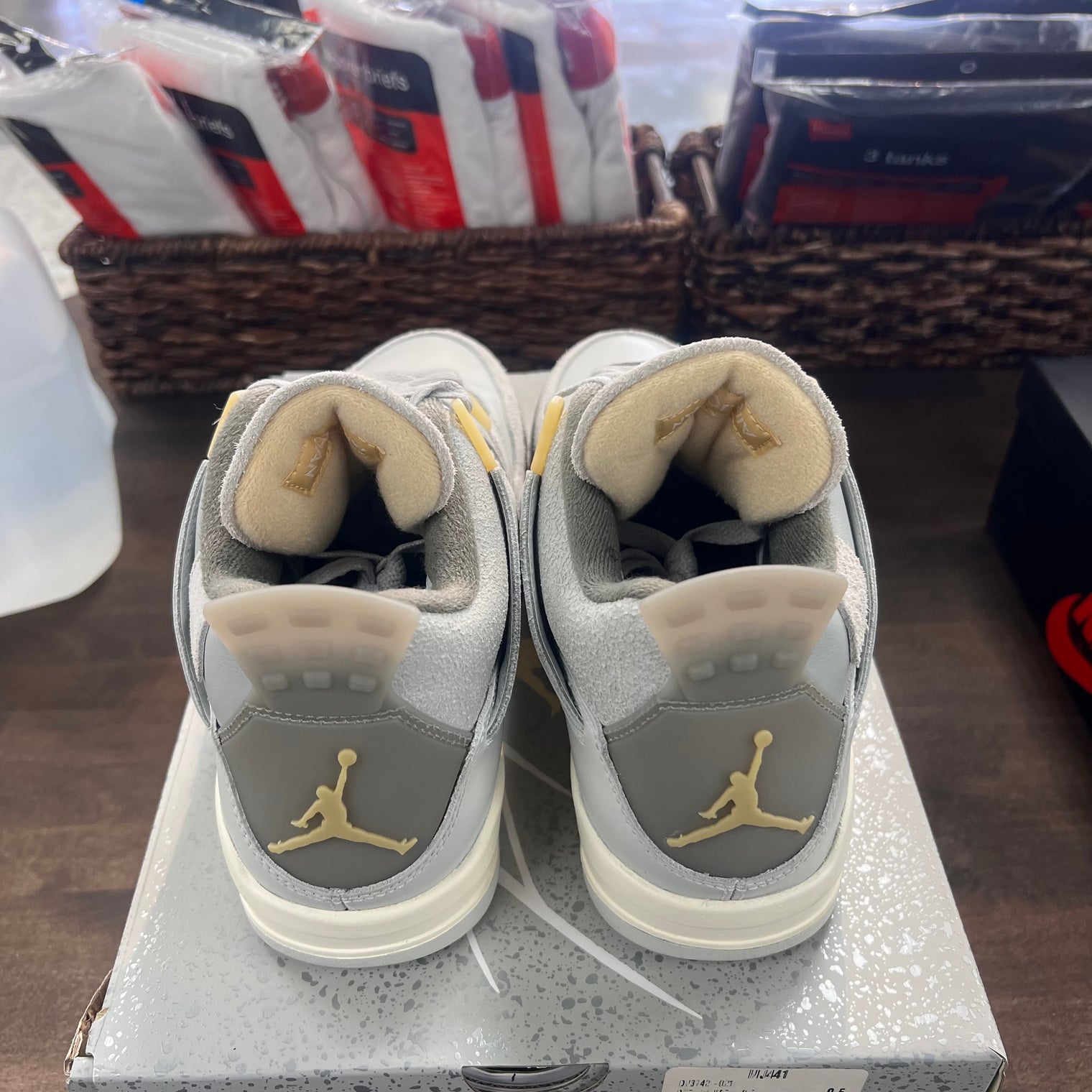 Craft Photon Dust Jordan 4 (USED)