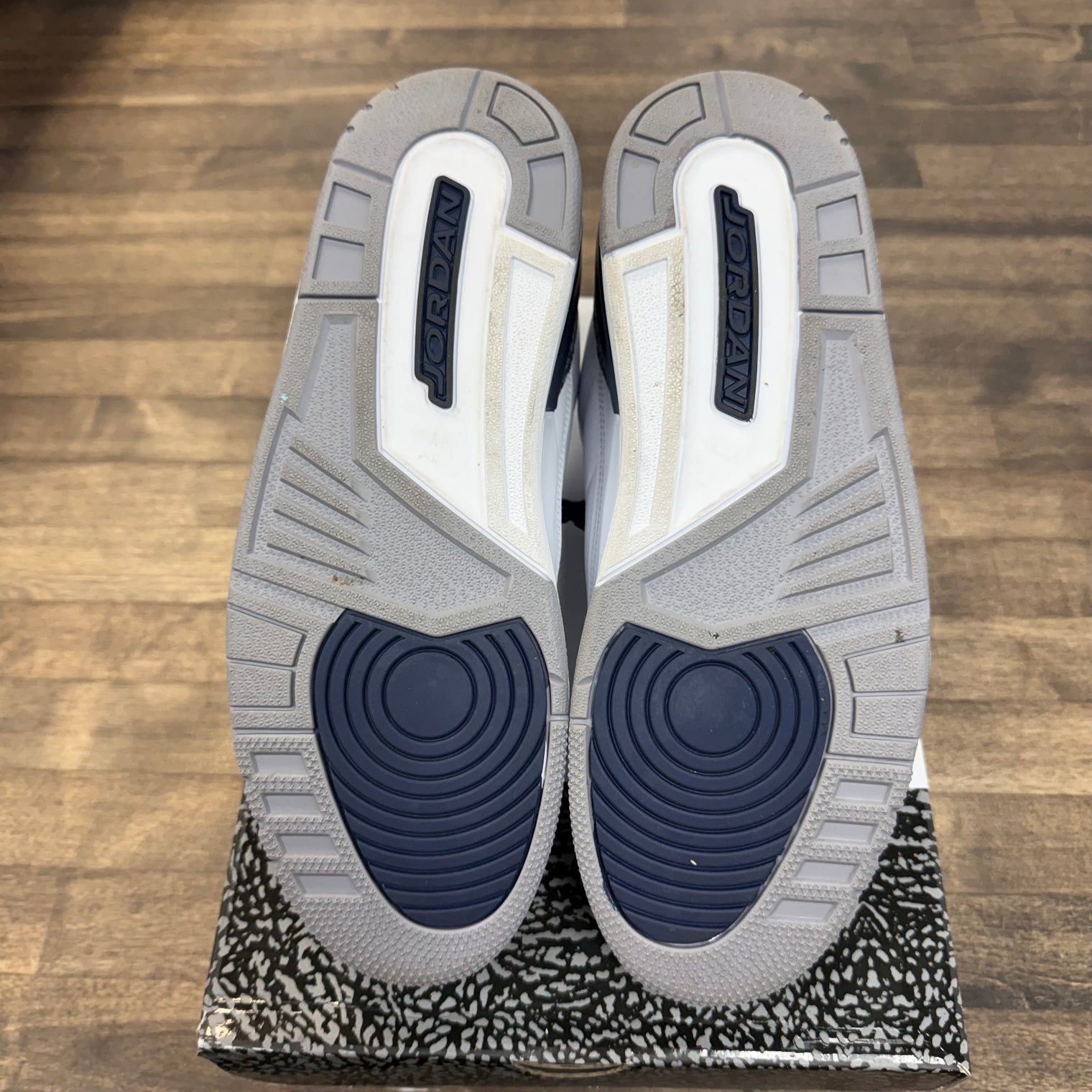 Midnight Navy Jordan 3 Retro (Lightly Worn)