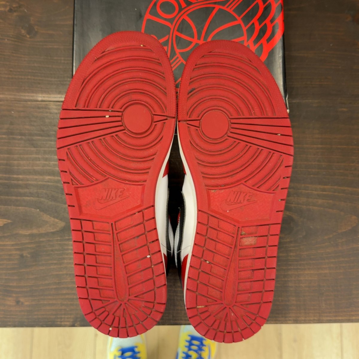 Jordan 1 Retro Chicago (2013) Size 9.5 (Pre-Owned) - Image 9