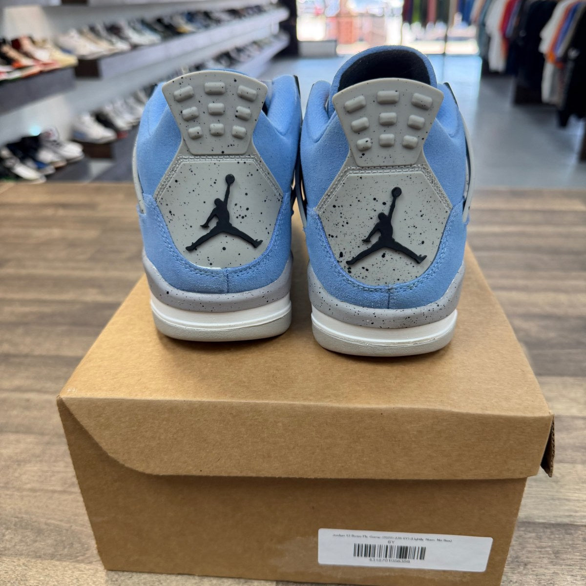 Jordan 4 Retro University Blue (GS) Size 6.5Y (Pre-Owned) - Image 3