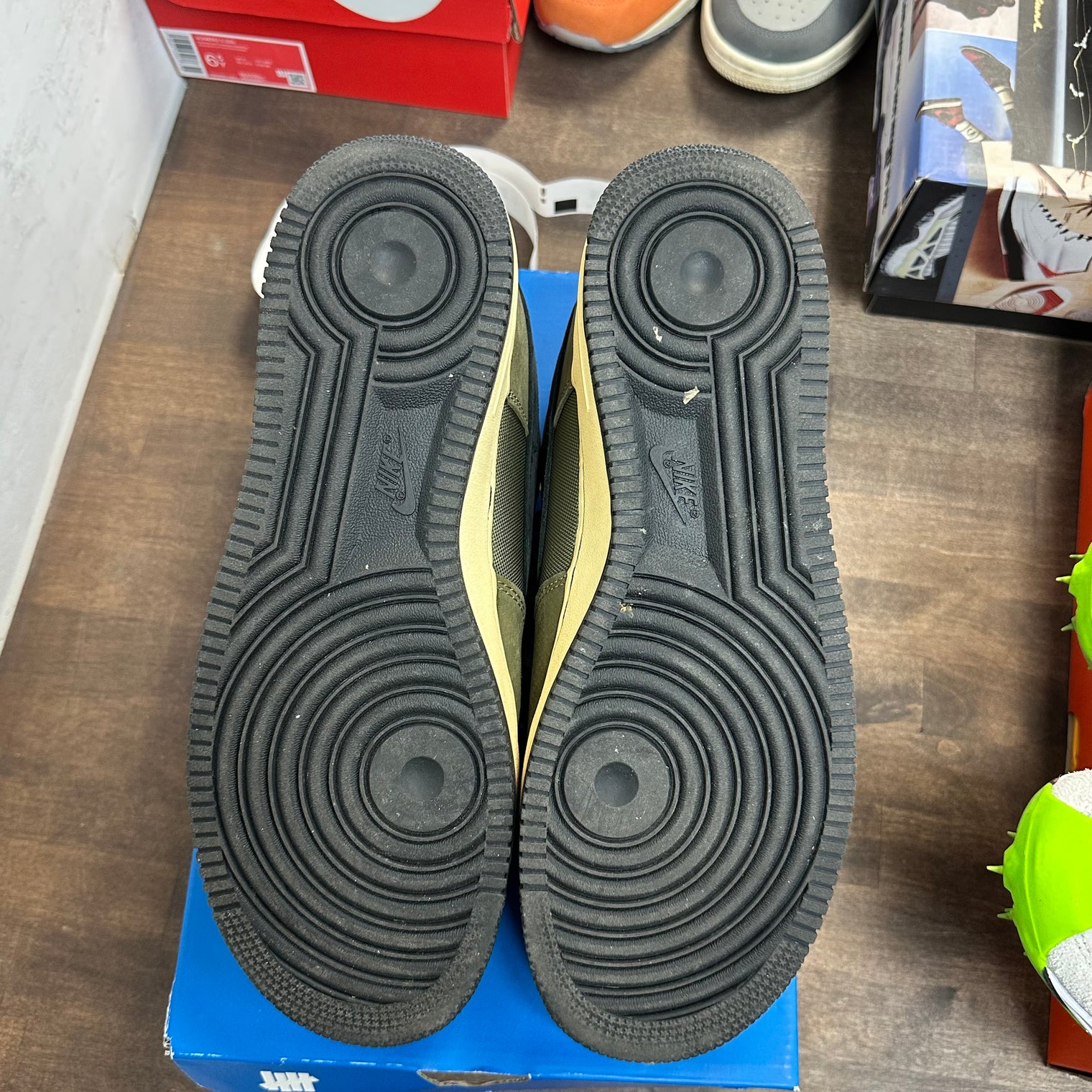 Undefeated Ballistic Dunk vs. AF1 Nike Air Force 1 Low SP (USED)