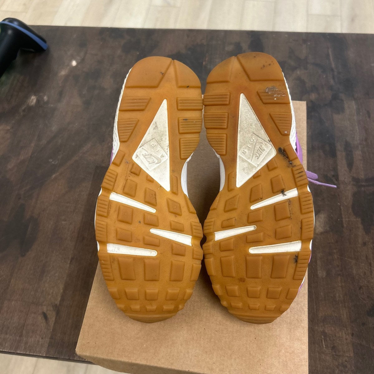 Nike Air Huarache Run Sport Fuchsia Gum (Women's) Size 8.5W (Pre-Owned) - Image 5