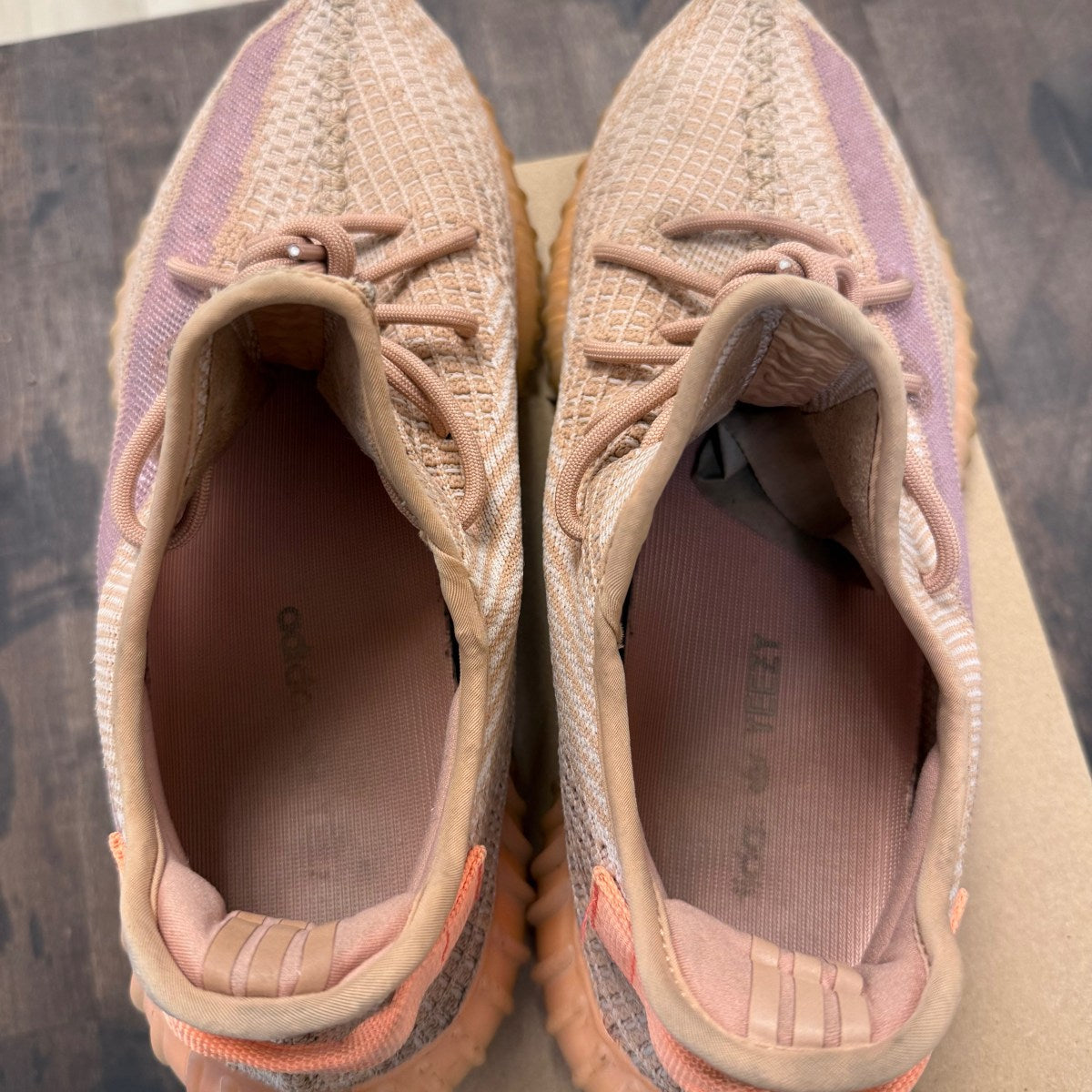 adidas Yeezy Boost 350 V2 Clay Size 12.5 (Pre-Owned) - Image 4