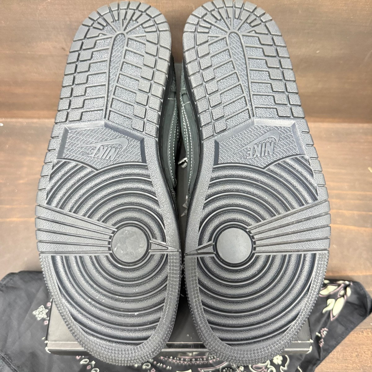 Jordan 1 Retro Low OG SP Travis Scott Black Phantom - Image 6
