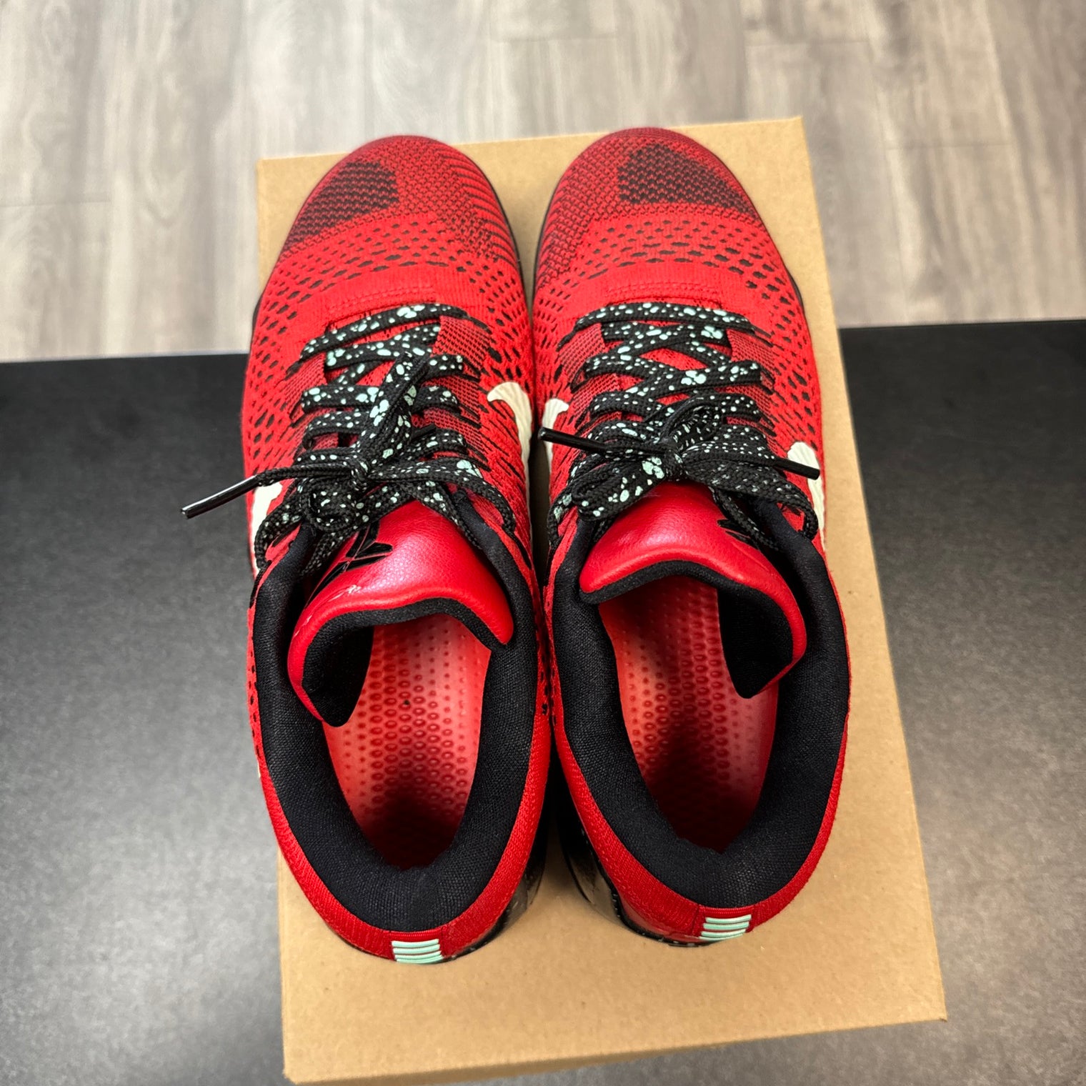 University Red Kobe 9 Elite Low (USED;NO BOX)