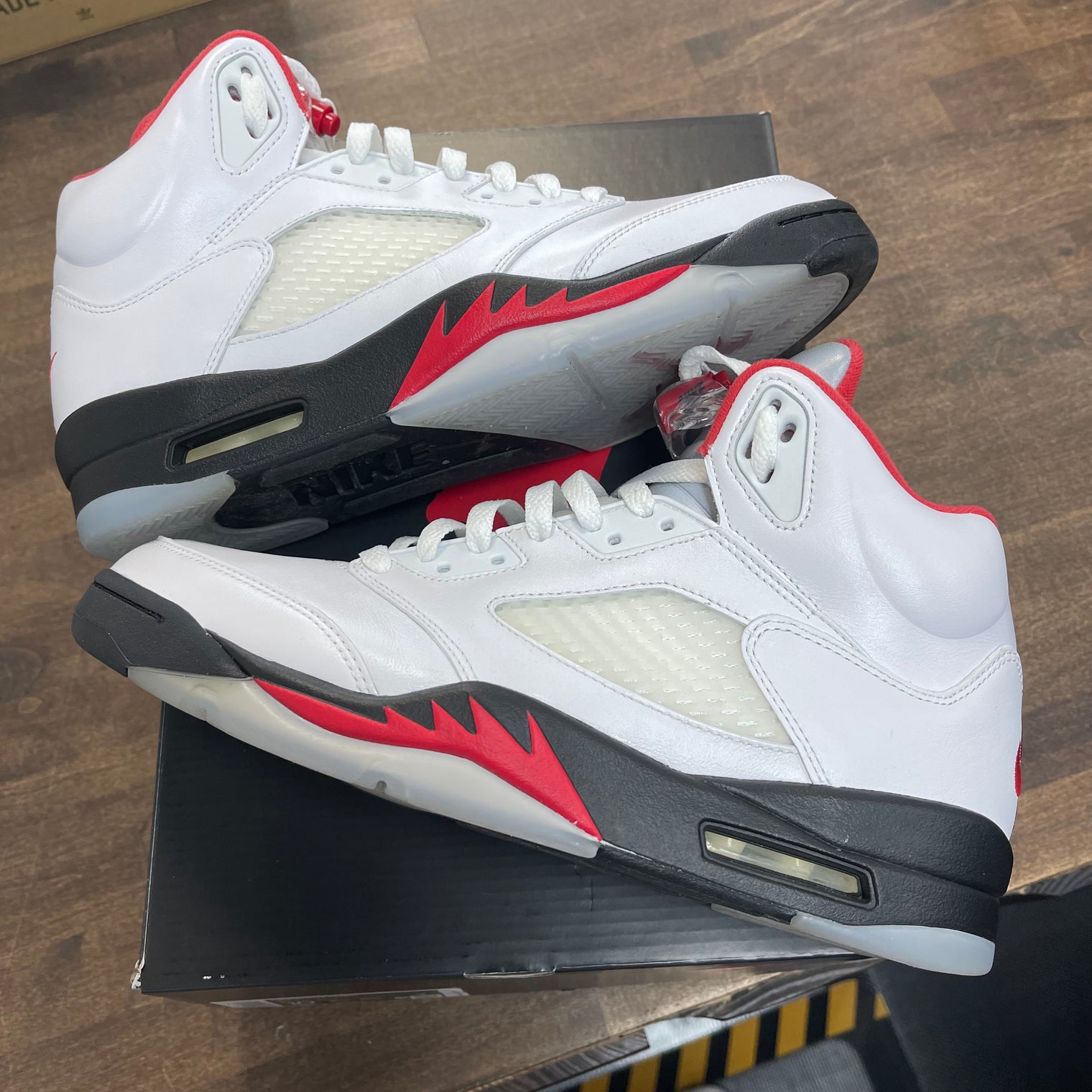 Fire Red Jordan 5 (2020) (USED)