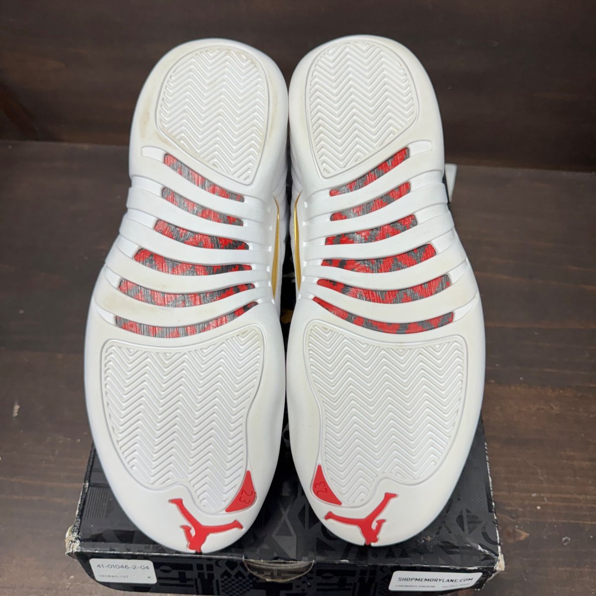 Jordan 12 Retro FIBA (2019) Size 9.5 (Pre-Owned) - box