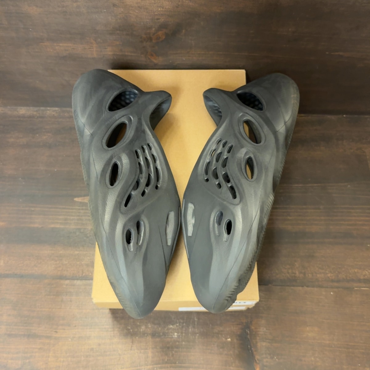 adidas Yeezy Foam RNR Onyx - Image 2
