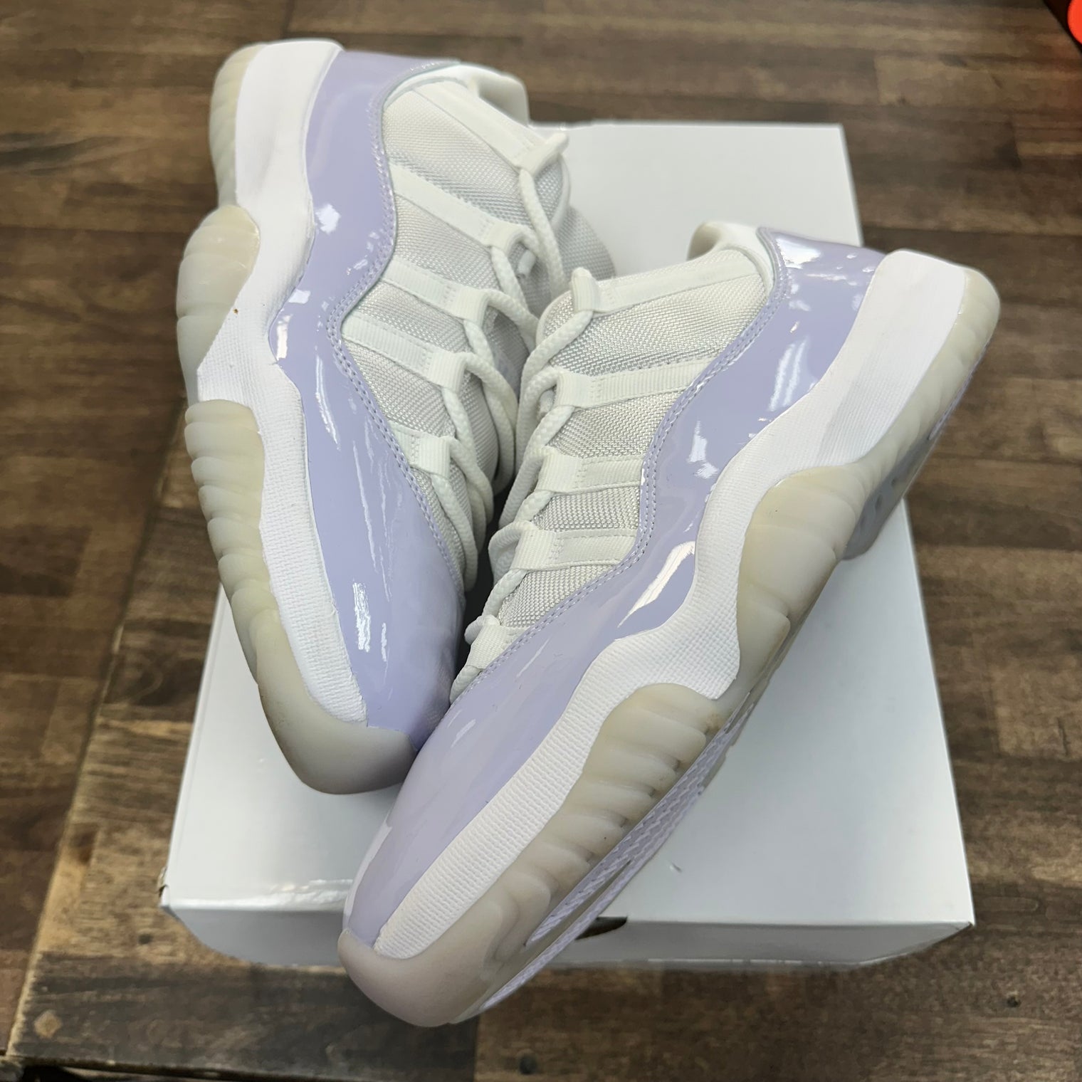 Pure Violet Jordan 11 Low (W) (USED)