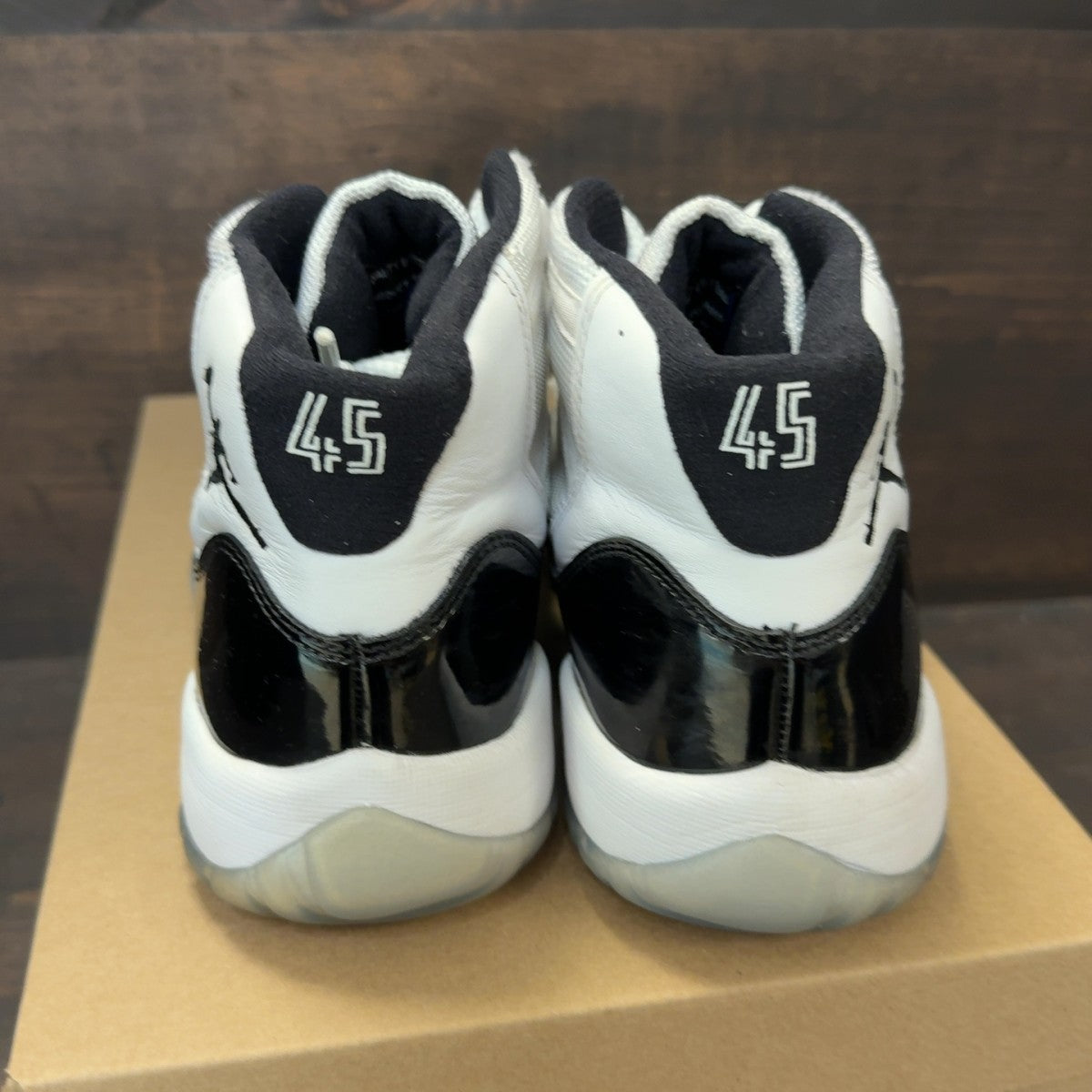 Jordan 11 Retro Concord (2018) (GS) Size 6Y (Pre-Owned) - Image 4