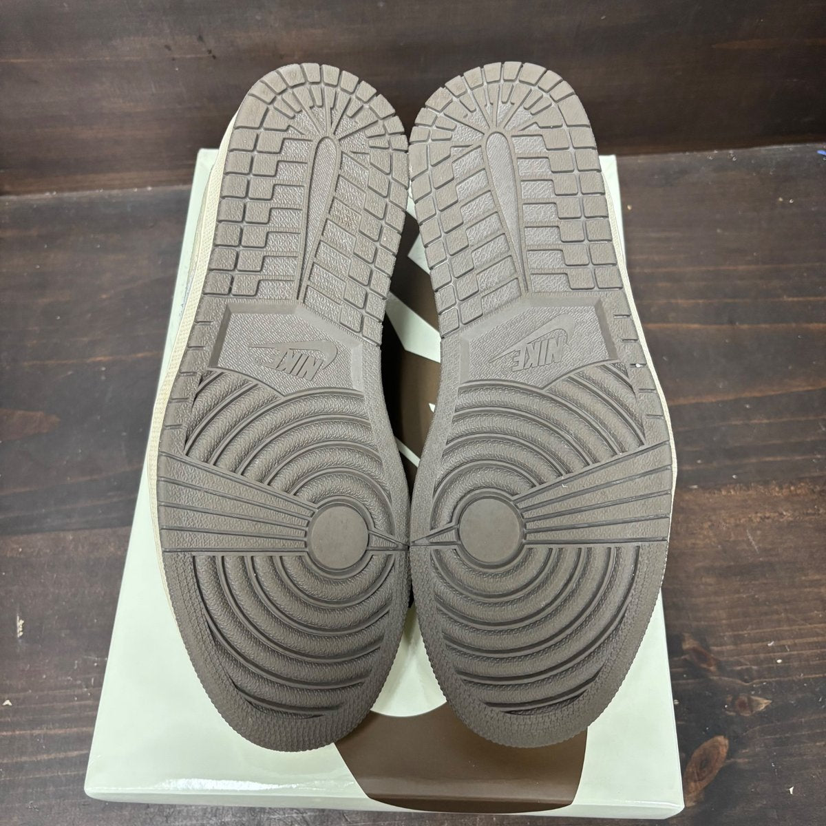 Jordan 1 Retro Low OG SP Travis Scott Reverse Mocha Size 10 (Pre-Owned) - box