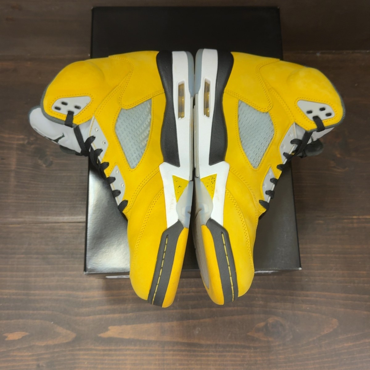 Jordan 5 Retro Tokyo T23 (2025) Size 11 (Pre-Owned) - Image 4