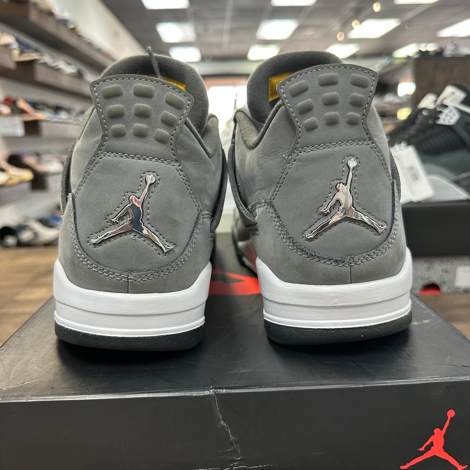 Cool Grey Jordan 4 Retro (USED)