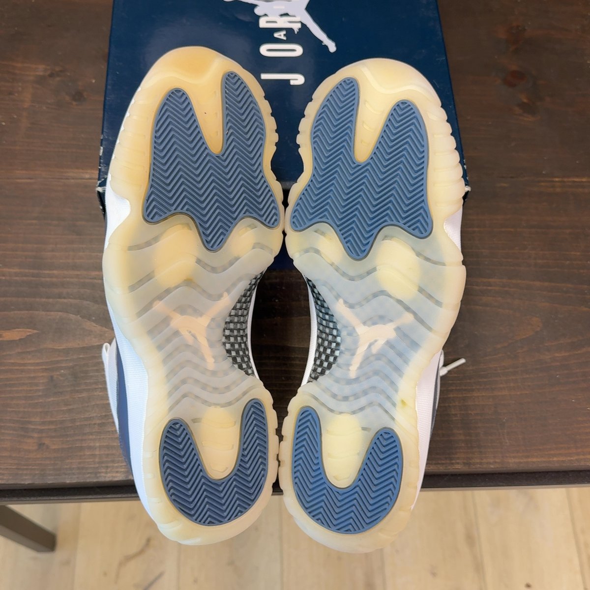 Jordan 11 Retro Low Diffused Blue Size 13 (Pre-Owned) - aux