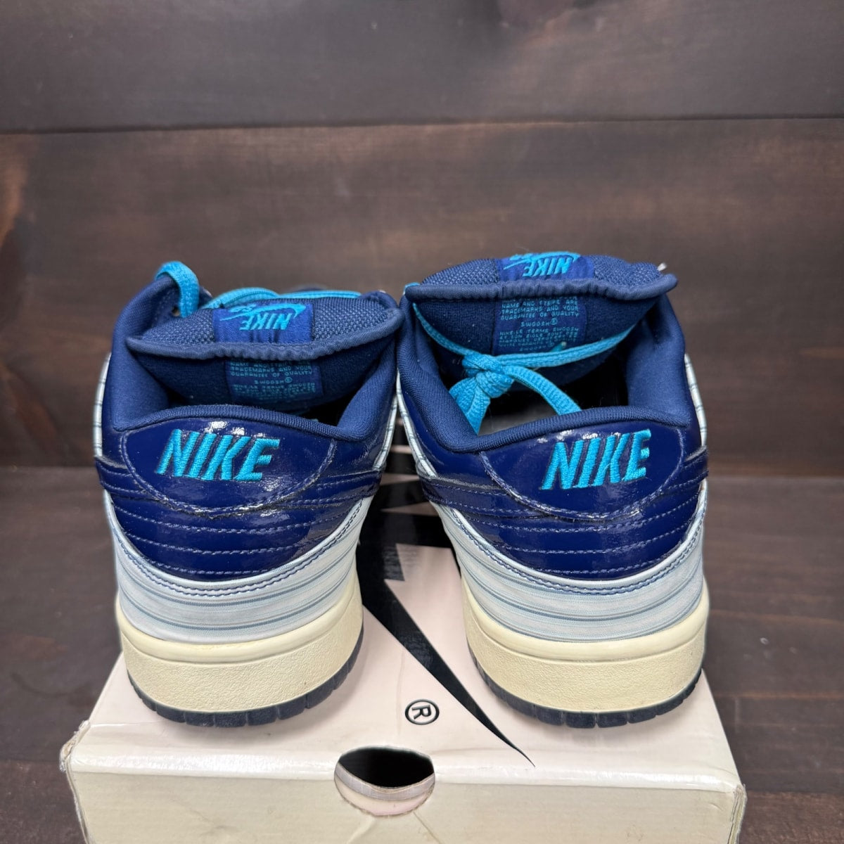 Nike SB Dunk Low Avenger Blue Patent Size 11 (Pre-Owned) - Image 5
