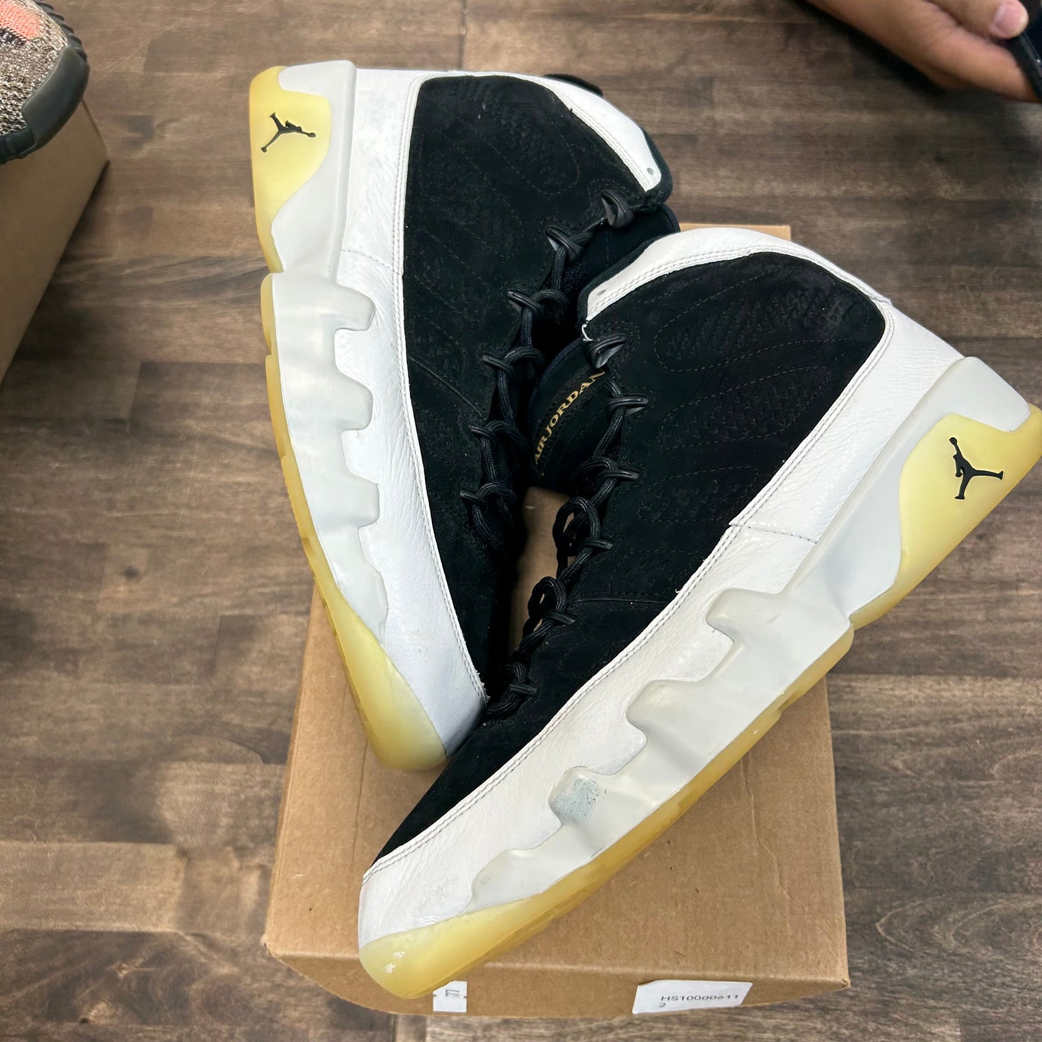 City of Flight Jordan 9 Retro (USED,No Box)