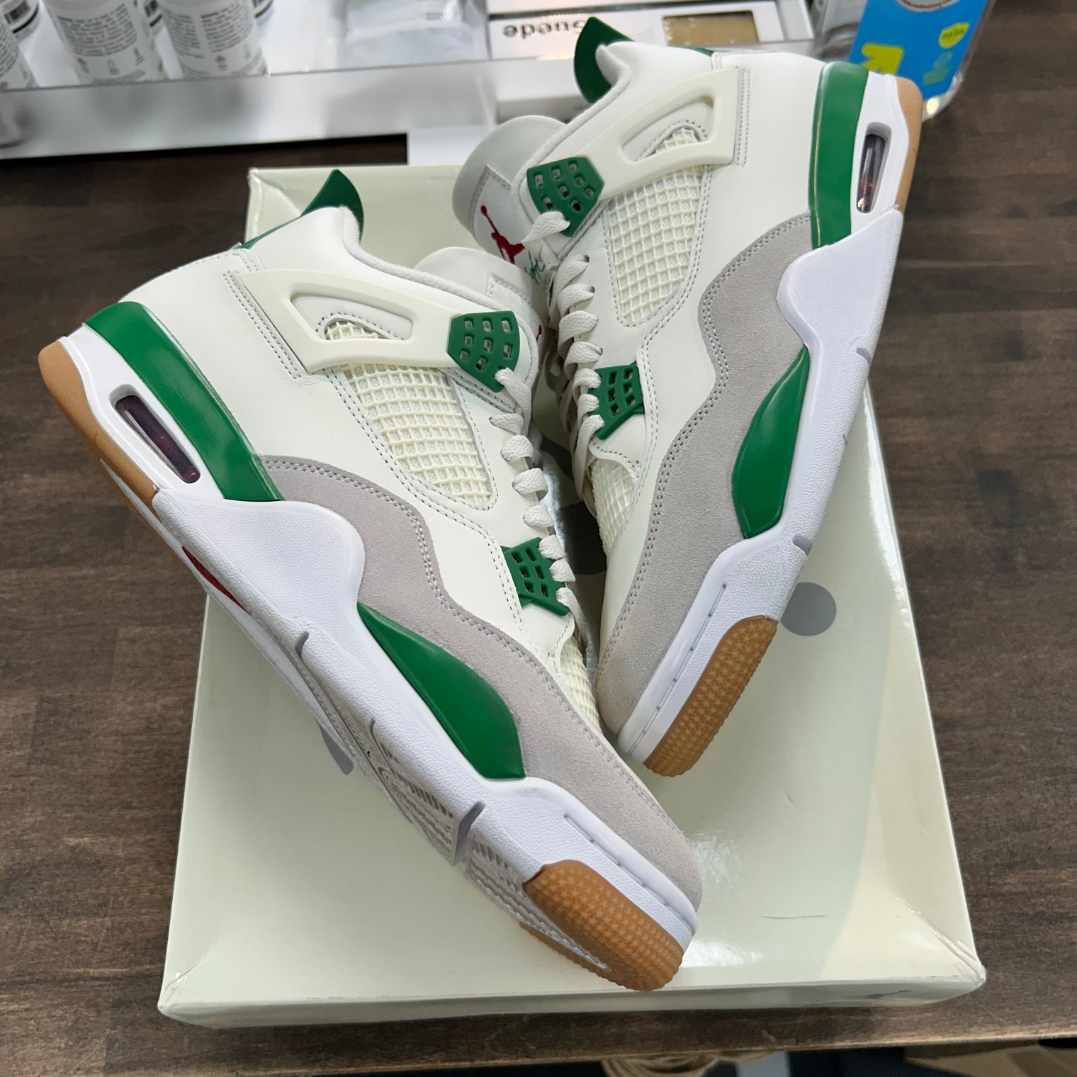 Pine Green SB Jordan 4 Retro (Used)