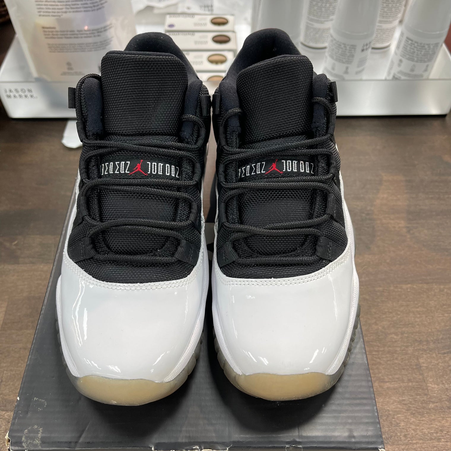 (GS) Tuxedo Jordan 11 Low (USED)