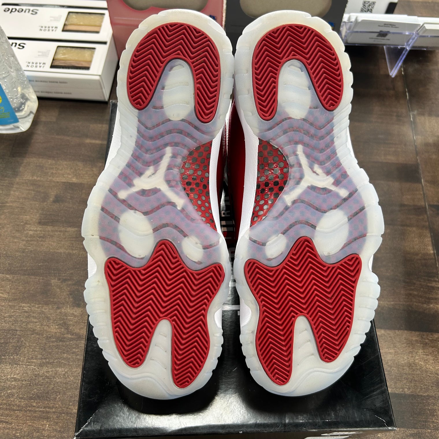 Cherry Jordan 11 (USED)